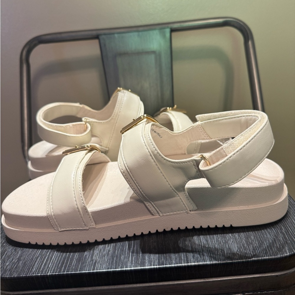 Madden Girl  Sprittz  Flat Sandal Sz 8.5 Summer Preppy - Picture 4 of 11